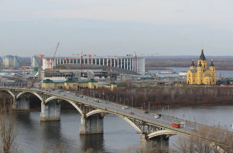 Отделка фасада ледового дворца на Стрелке в Нижнем Новгороде