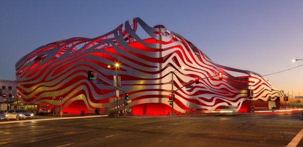 Сталь и алюминий: Petersen Automotive Museum